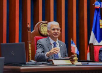 Presidente del Senado, Ricardo de los Santos, felicita al presidente Luis Abinader por la promulgación del Código Penal