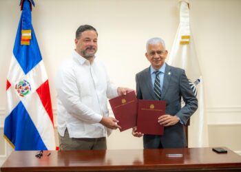 Senado de la República y Ministerio de Medio Ambiente firman acuerdo para la implementación de amplio programa de responsabilidad social