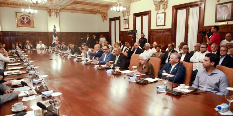 Gobierno celebra Consejo de Ministros: conocen sanciones y tipos penales en la administración pública del nuevo Código Penal Dominicano y en Ley de Contrataciones Públicas
