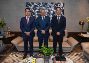 Ejecutivos de Scotiabank visitan  al presidente ejecutivo de Banreservas