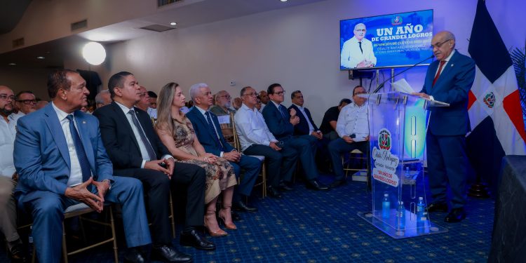 Senador de Valverde realiza rendición de cuentas de su primer año de gestión