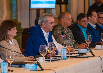 Presidente Abinader mantiene suspensiones de laborales y de docencia este jueves para el Gran Santo Domingo y provincias en alerta roja