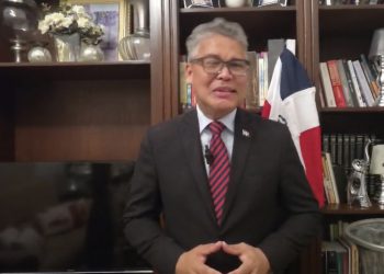 CARLOS PEÑA EMPLAZA A OMAR FERNÁNDEZ Y A FUERZA DEL PUEBLO A RENUNCIAR A FONDOS PÚBLICOS PARA DESTINARLOS A LA INDEXACIÓN SALARIAL