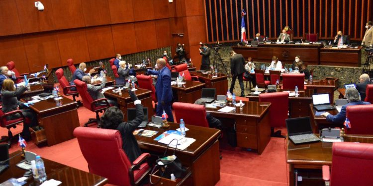 Congresistas revisan autorización para operaciones aéreas de EE. UU. en aeropuertos dominicanos