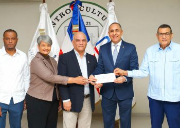Seguros Reservas aporta más de RD$1.3 millones para estudio estructural del antiguo edificio de la UCE en San Pedro de Macorís