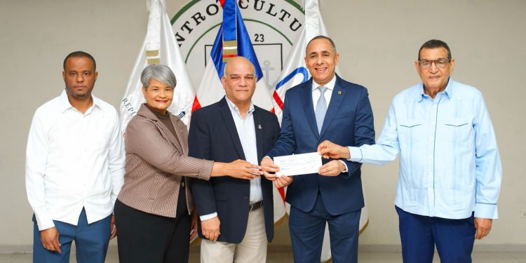 Seguros Reservas aporta más de RD$1.3 millones para estudio estructural del antiguo edificio de la UCE en San Pedro de Macorís