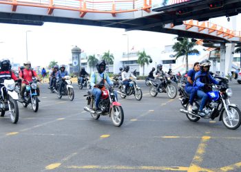 El caos en motocicletas vuelve a encender el debate sobre movilidad y seguridad vial en Santo Domingo
