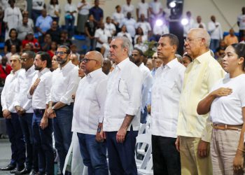 Abinader impulsa inclusión financiera y digital con entrega de RD$150 millones a 630 mipymes en el Distrito Nacional