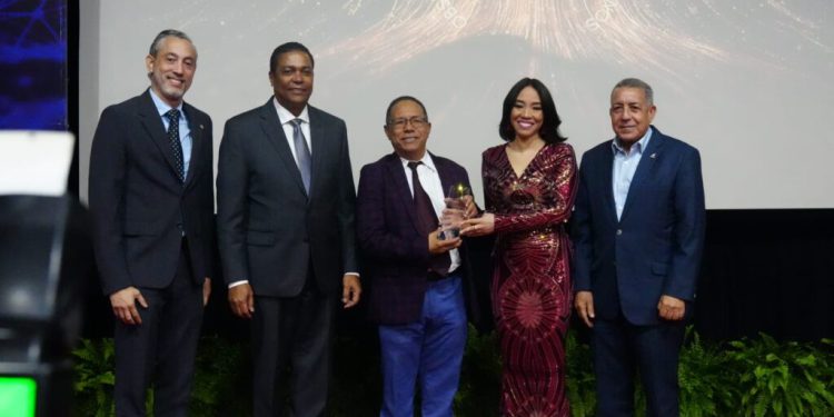 Observatorio de Medios Digitales reconoce la excelencia periodística en su octava edición del Premio Nacional de Periodismo Digital