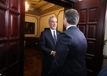 SECRETARIO DE GUERRA DE EE. UU. VISITA REPÚBLICA DOMINICANA PARA FORTALECER COOPERACIÓN EN SEGURIDAD REGIONAL