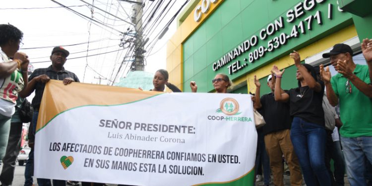 Afectados del caso Coop Herrera claman recuperar sus ahorros mientras el proceso avanza a juicio de fondo