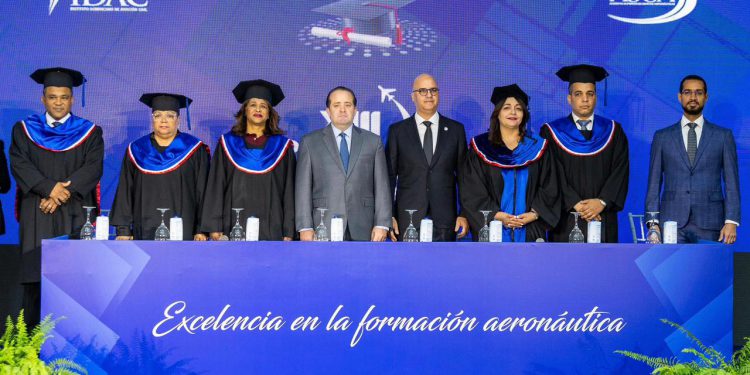 ASCA gradúa a 37 nuevos profesionales y continúa fortaleciendo el sector aeronáutico dominicano
