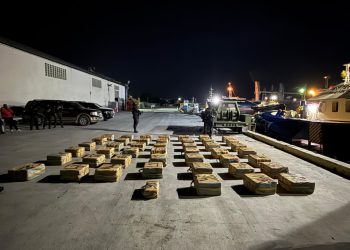 Detienen en el AILA a hombre requerido por caso de 1,360 paquetes de droga incautados en San Pedro