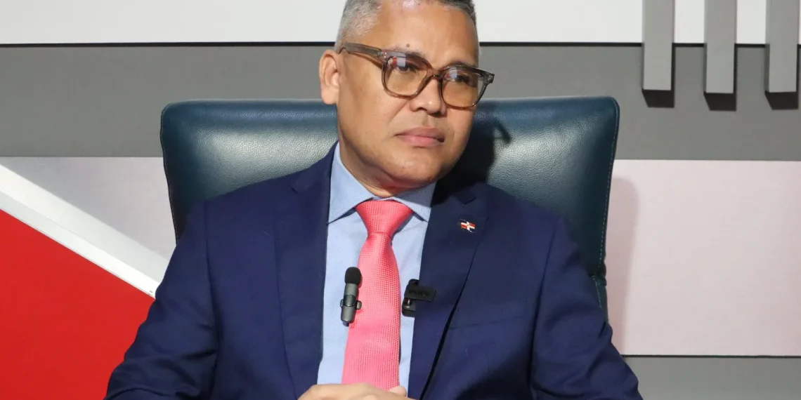 Carlos Peña exige juicio político contra magistrados del Tribunal Constitucional tras fallo sobre relaciones entre miembros de cuerpos castrenses
