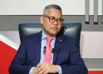 Carlos Peña exige juicio político contra magistrados del Tribunal Constitucional tras fallo sobre relaciones entre miembros de cuerpos castrenses