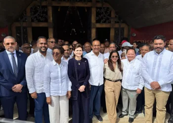 Vicepresidenta Raquel Peña acompaña a CONATRA en multitudinaria misa por el Día del Chofer en la Basílica de Higüey