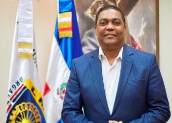 Deligne ascención valora renuncia de víctor d’aza como gesto de madurez política dentro del PRM