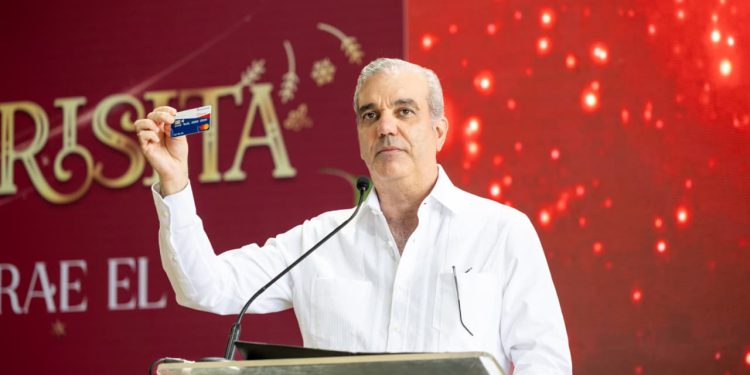 Gobierno inicia entrega del Bono Navideño 2025 y Abinader llama a fortalecer la unidad familiar en las fiestas