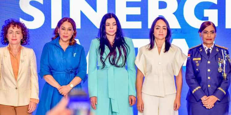 Procuraduría General impulsa nuevas acciones integrales durante acto conmemorativo contra la violencia hacia la mujer