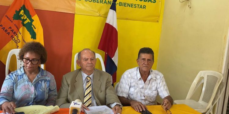 CONALECHE celebra 24 an̈os de avances Industria Làctea Dominicana