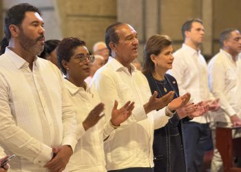 Ante miles de feligreses, la vice presidenta Raquel Peña encabeza misa Conatra en la Basílica de Higüey