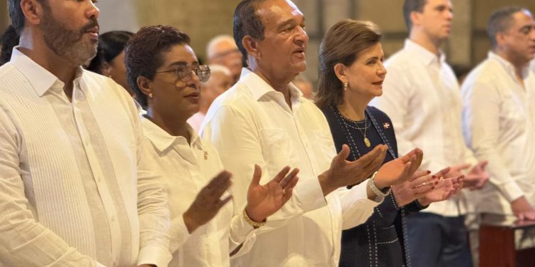 Ante miles de feligreses, la vice presidenta Raquel Peña encabeza misa Conatra en la Basílica de Higüey