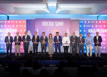 Revista Mercado reconoce destacadas personalidades del país