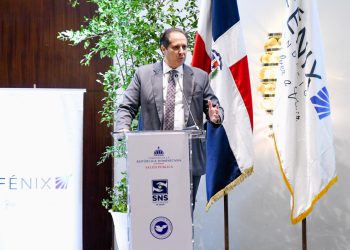 Víctor Atallah alerta sobre dependencia a las pantallas en simposio «Adicción Más Allá de las Sustancias»