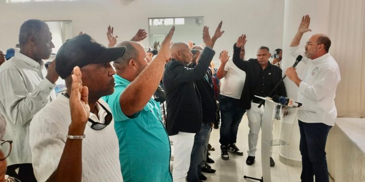 Antonio Marte impulsa expansión nacional y juramenta directiva del PPG en Higüey