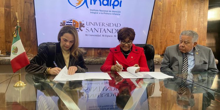 INAIPI firma acuerdo con la Universidad Santander para fortalecer competencias de su personal.
