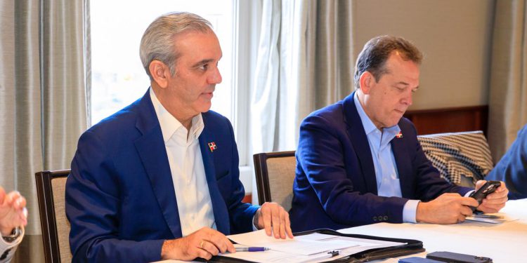 presidente abinader inicia agenda en san josé con reunión bilateral junto al ceo de mysilicon compass, ian steff