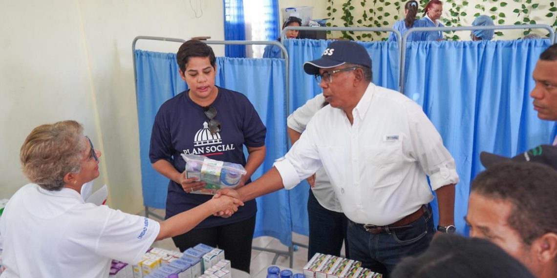 DASAC desarrolla jornada integral en Santo Domingo Este en apoyo a familias vulnerables