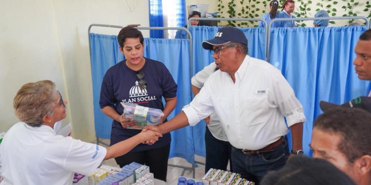 DASAC desarrolla jornada integral en Santo Domingo Este en apoyo a familias vulnerables