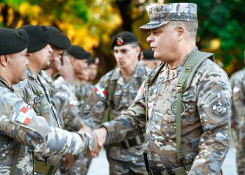 Ministro de Defensa supervisa unidades militares en la frontera y transmite mensaje navideño del presidente Abinader