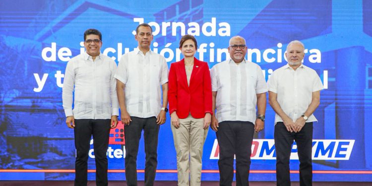 Promipyme e Indotel desarrollan jornada de inclusión financiera y transformación digital en Los Mina; Raquel Peña destaca que 82% de los créditos favorecen a mujeres emprendedoras