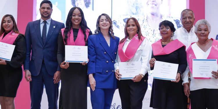 SUPÉRATE GRADÚA 932 MUJERES SUPEREMPRENDEDORAS EN PROGRAMA DE DESARROLLO ECONÓMICO
