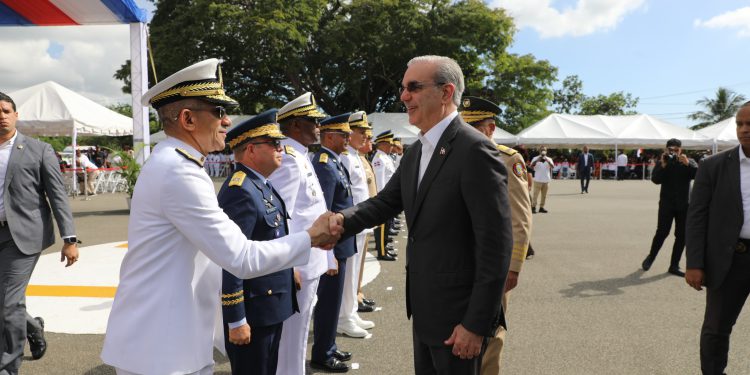 Presidente Abinader encabeza graduación de 64 nuevos oficiales formados bajo el Modelo de Transformación Policial