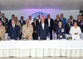 El presidente de la República Luis Abinader resalta formación y disciplina militar en graduación de nuevos oficiales de la Fuerza Aérea