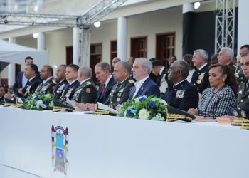 Presidente Abinader preside acto de investidura de nuevos oficiales navales de la Armada Dominicana