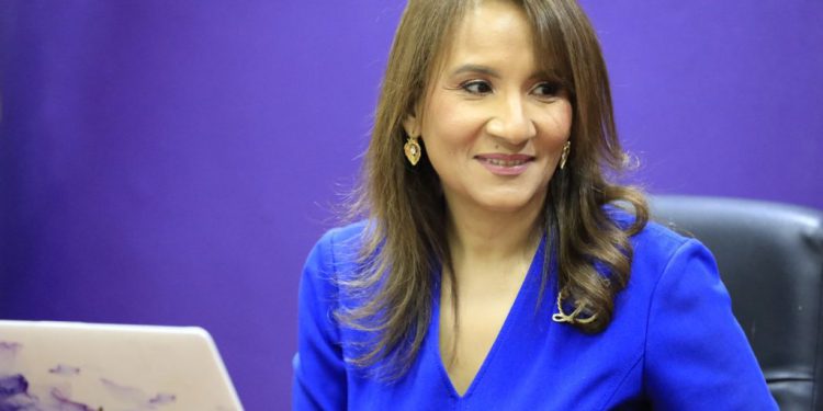 Zoraima Cuello advierte que fraude en SENASA afecta directamente la estabilidad de millones de familias dominicanas