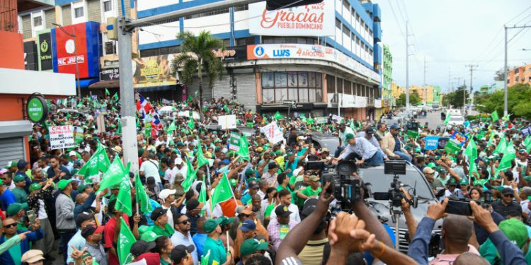 Multitudinaria Marcha del Pueblo llena las calles de la capital en demanda de soluciones sociales