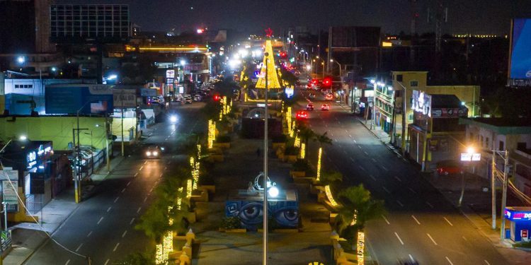 Propeep ilumina Santo Domingo Este con la apertura oficial del Parque de las Luces y da inicio a la Brisita Navideña 2025