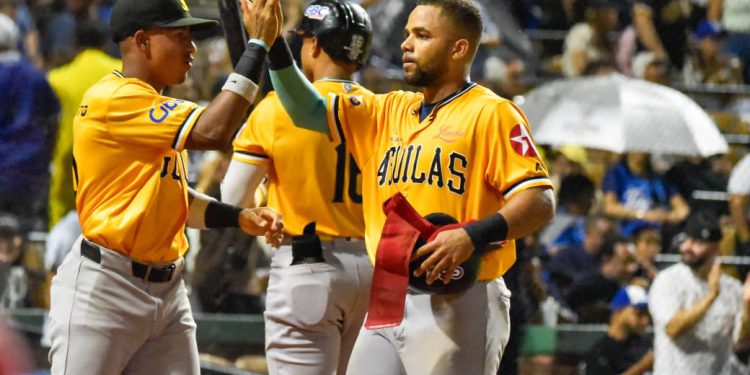 ÁGUILAS CIBAEÑAS SUPERAN AL LICEY 4-2 Y REDUCEN SU NÚMERO MÁGICO A OCHO