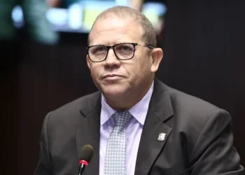 Diputados expresan objeciones a proyecto que plantea fusionar entidades del sistema educativo