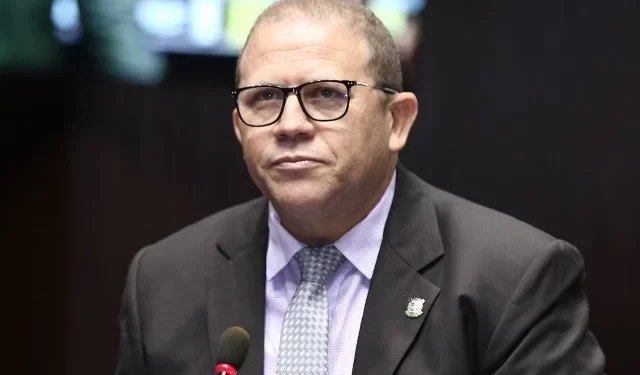 Diputados expresan objeciones a proyecto que plantea fusionar entidades del sistema educativo