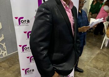 Ruddy Vanderhort Conquista al Público con su Presentación en el Festival de la Voz