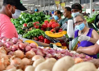 Alza de precios en Cristo Rey amenaza la tradicional cena navideña