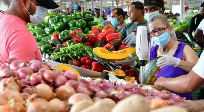 Alza de precios en Cristo Rey amenaza la tradicional cena navideña