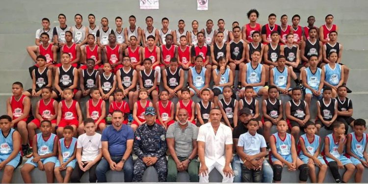 Club Deportivo Fantástico inaugura su Torneo Navideño de Baloncesto 2025 con más de 100 atletas en competencia