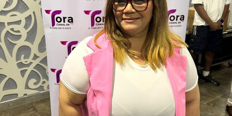 Yeny Altagracia Pérez Vázquez Impacta al Público en el Festival de la Voz